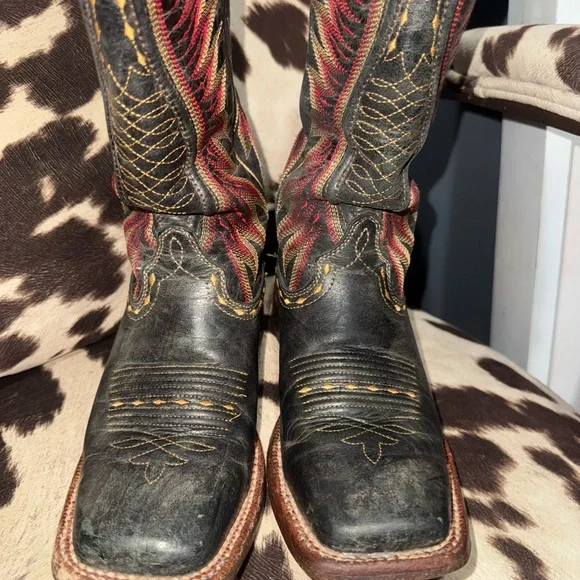 Black and Red Women’s Cowboy Boots - Picture 16 of 16